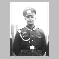 057-0020 Erich Kassmekat aus Kuglacken, Ortsteil Neu Ilischken. Geboren am 5. Mai 1921, gefallen am.jpg